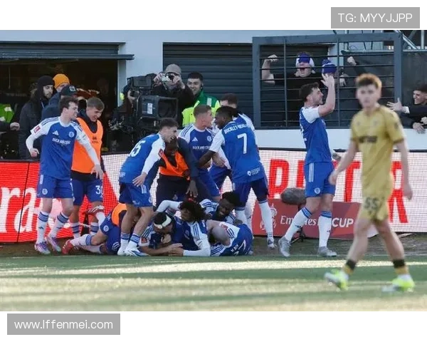 麦克斯菲尔德点燃杯赛激情之夜