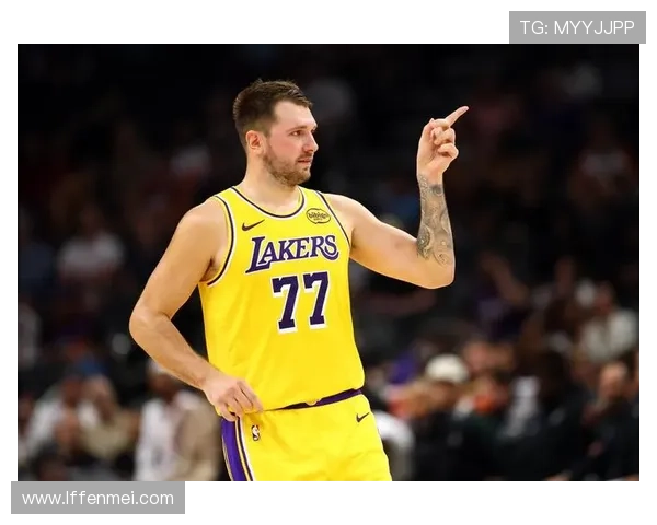 雷迪克:东契奇助力球队打出连胜局面 雷迪克:东契奇助力球队打出连胜局面